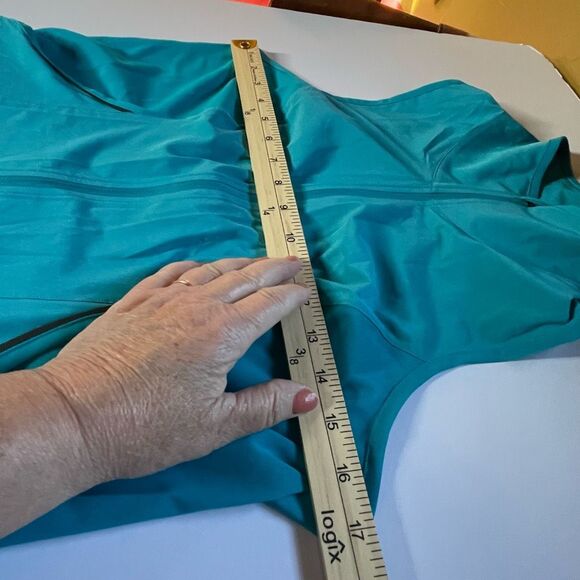 LUCY Lucy power performance running vest size M reflective strips zip front pock - Picture 4 of 7